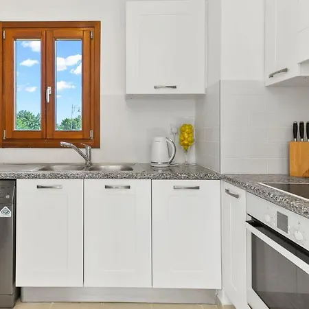 Charming Mz11 With Beautiful Coastal Views Aphrodite Hills Apartamento