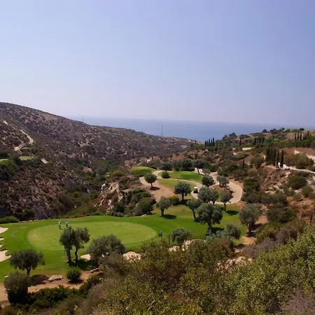 Charming Mz11 With Beautiful Coastal Views Aphrodite Hills דירה קוקליה